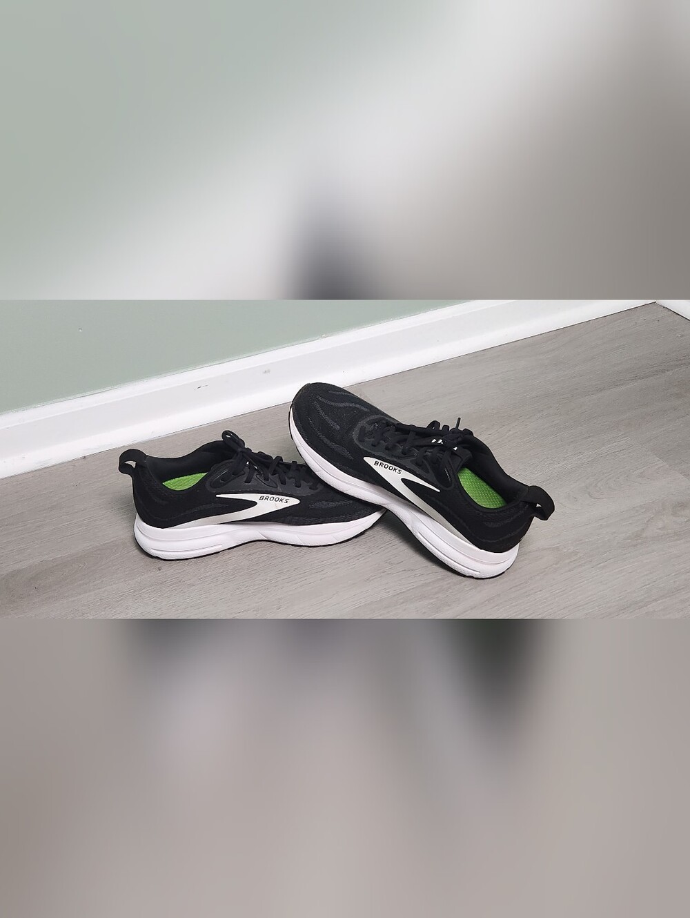 Brooks Trace 4 Neutral Cushion Men's 10 Black Trainer Running Shoe Sneakers